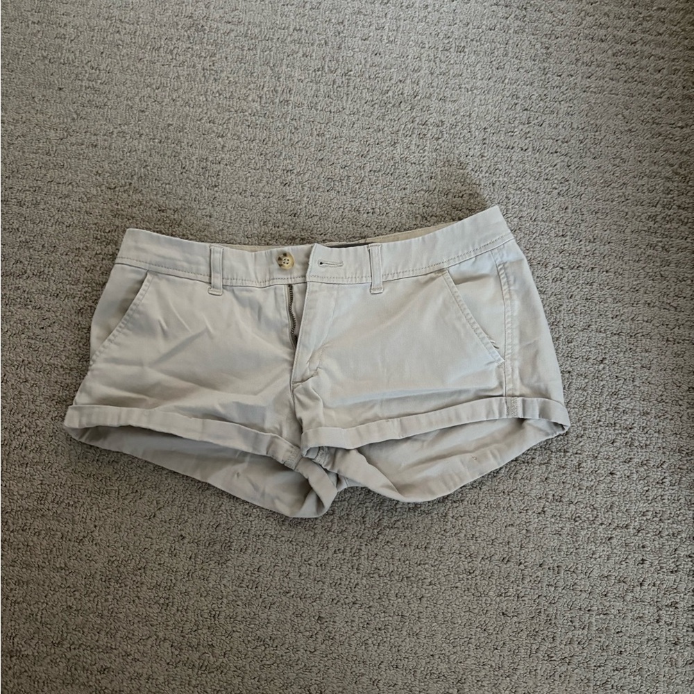 Low Rise Abercrombie & Fitch Khaki Shorts